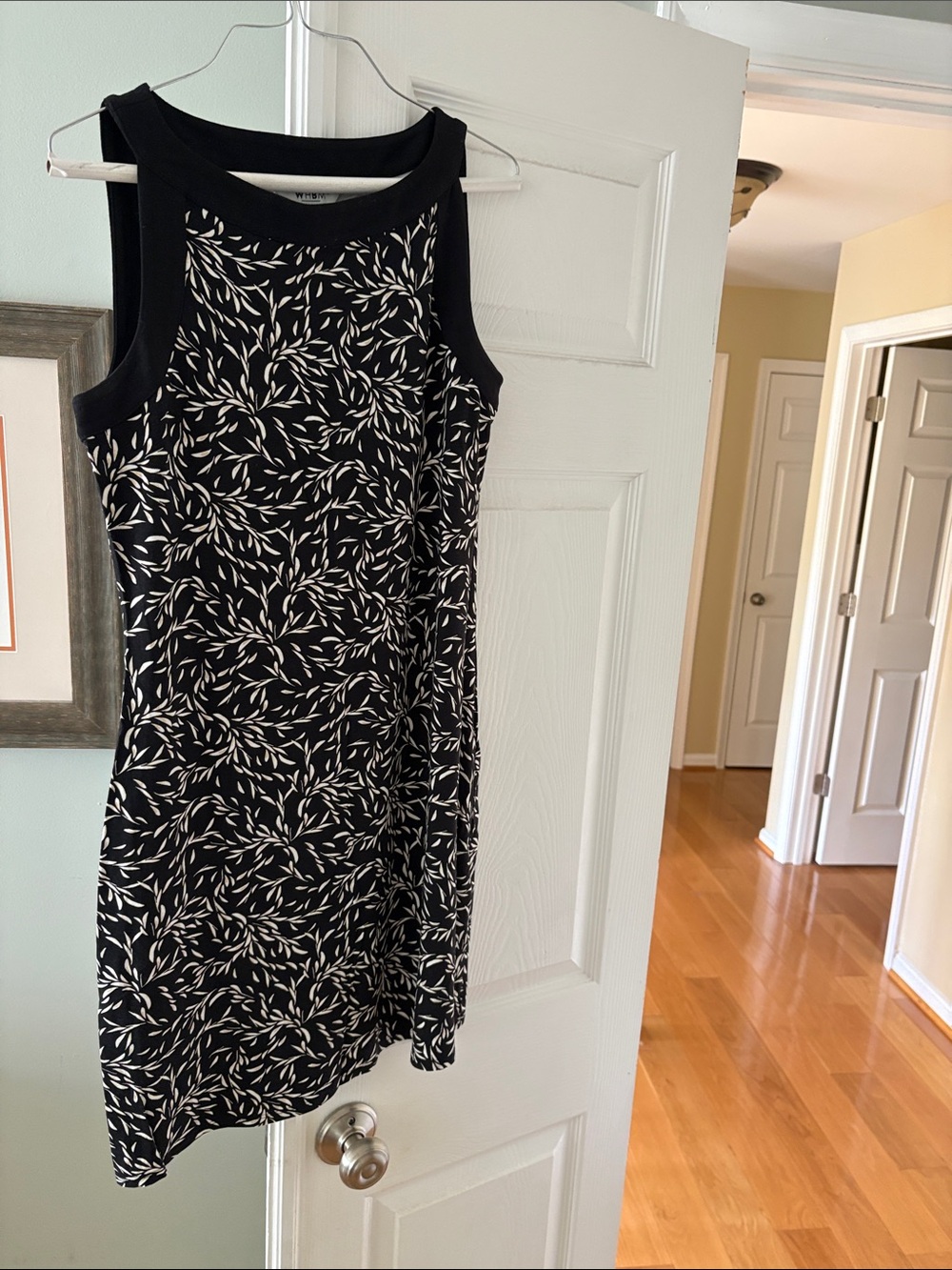 White House Black Market Black and White Leaf-Print Sleeveless Dress